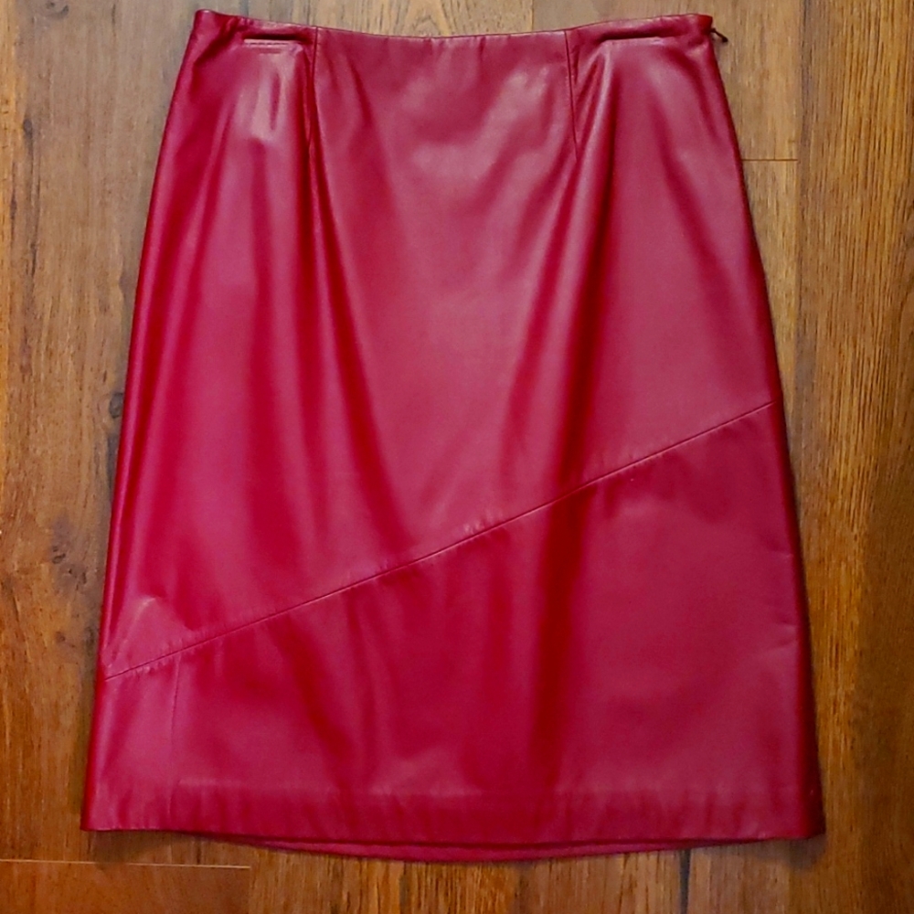 100% Leather skirt, Redish burgundy, NWT, Ann Taylor, Loft